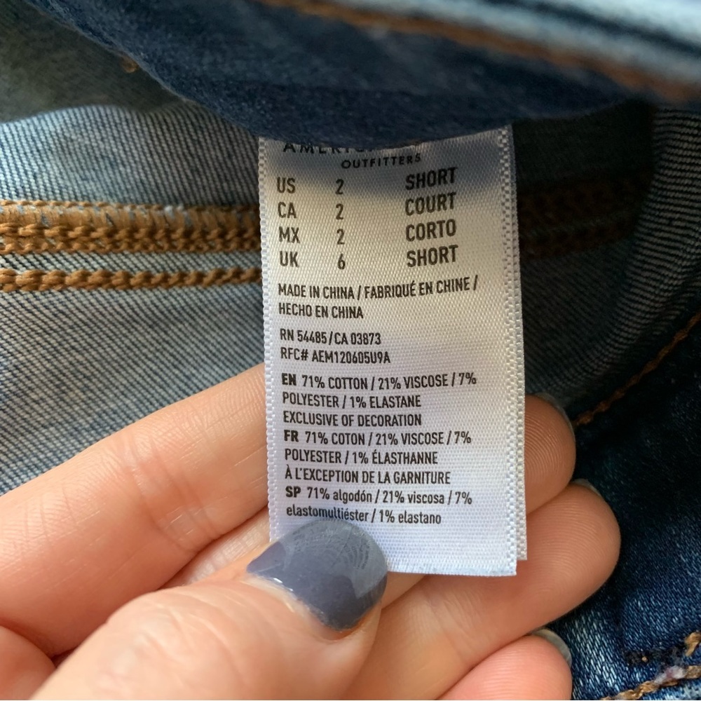 AE | medium wash distress hi-rise jeggings | Sz 2 Short - Picture 15 of 16